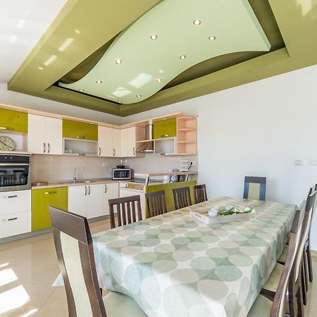 Crowonder Sun&Fun Holiday House With Large Swimming Pool, Playroom And Garden Bibinje Exterior photo