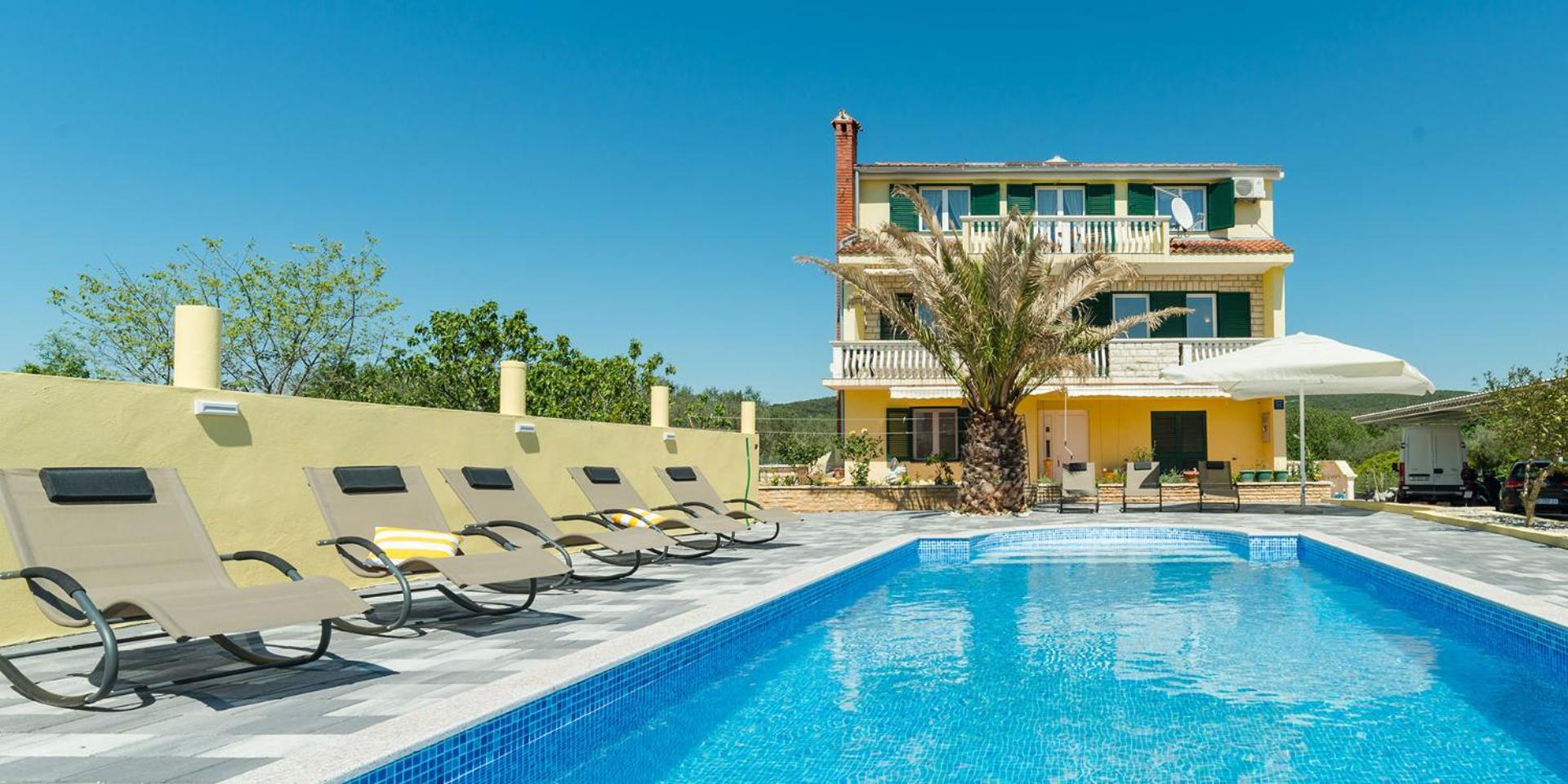 Crowonder Sun&Fun Holiday House With Large Swimming Pool, Playroom And Garden Bibinje Exterior photo