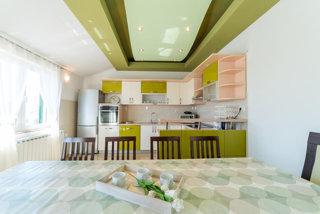 Crowonder Sun&Fun Holiday House With Large Swimming Pool, Playroom And Garden Bibinje Exterior photo